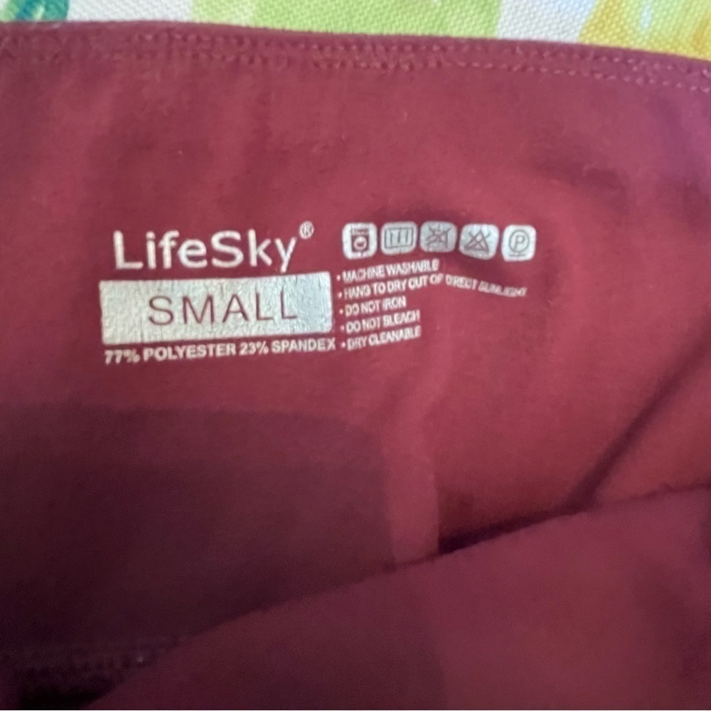LifeSky Maroon Leggings with Pockets Size Small - Picture 5 of 5